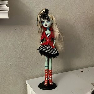 2013 monster high sweet screams Frankie stien doll